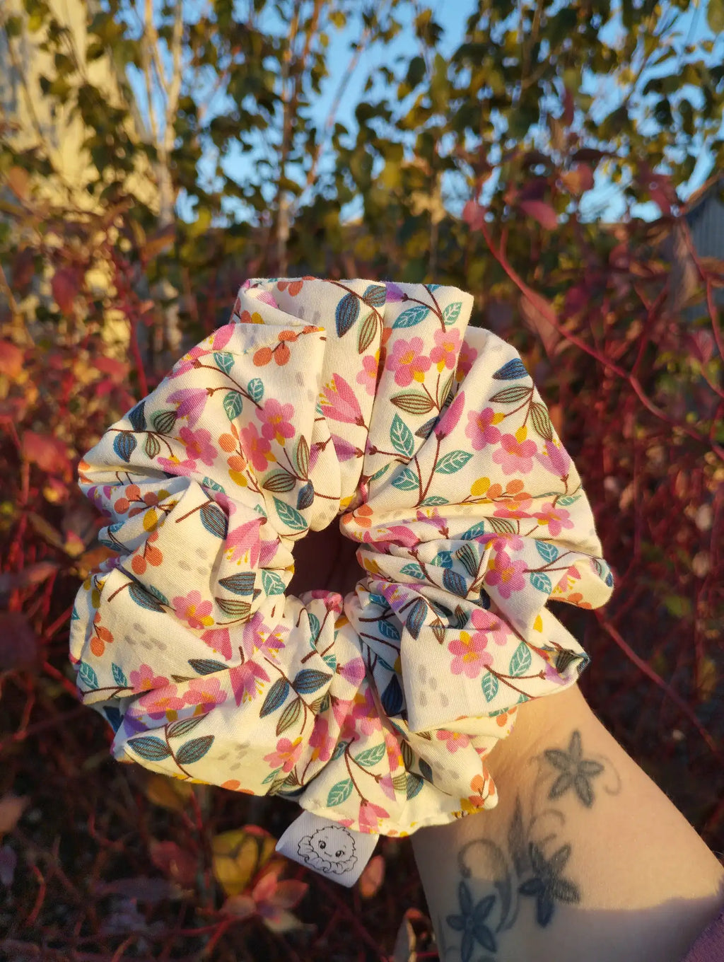 Garden Party Jumbo Scrunchie, alternate front view showing the print